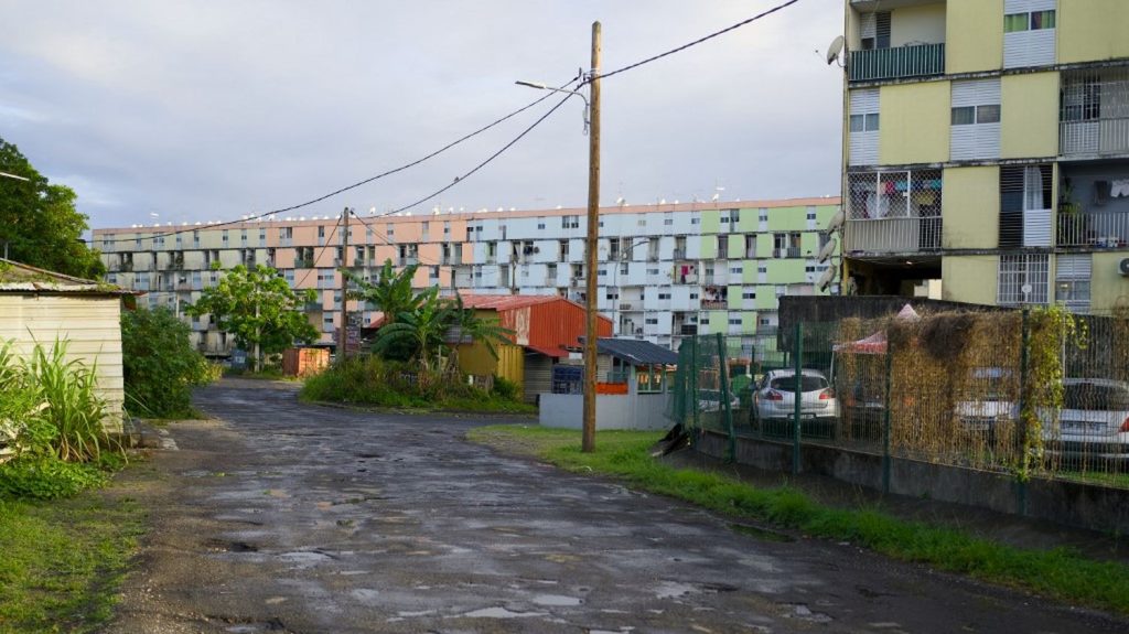 En Guadeloupe, 71 000 foyers ont été privés d'électricité en raison de délestages liés à une nouvelle grève
Ce mouvement, qui dure depuis le 15 septembre, porte sur la mise en œuvre d'un accord signé début 2023, après deux mois de grève des mêmes agents.