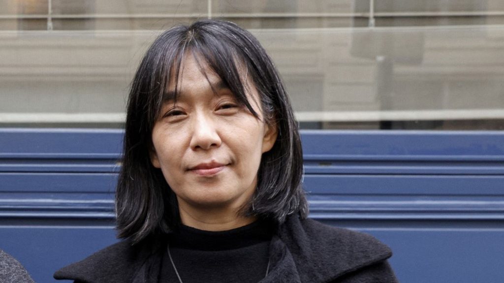 Le prix Nobel de littérature est décerné à l'autrice sud-coréenne Han Kang
L'autrice de 53 ans est la 18e écrivaine récompensée par un prix Nobel de littérature.