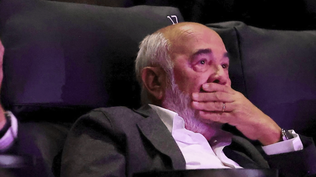 Cinéma : des célébrités aux anonymes, une pluie d’hommages pour Michel Blanc
La France l’aimait sincèrement, et peut-être plus qu’il n’osait l’imaginer : les hommages et l’émotion suscitée par la disparition brutale de Michel Blanc durant tout le week-end en sont la preuve.
