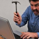 Les entreprises appelées à lutter contre l’infobésité et le stress numérique
Le volume de mails à traiter au boulot augmente de façon exponentielle selon la deuxième étude de l'Observatoire de l'Infobésité (professionnelle). La Caisse nationale des allocations familiales a décidé de prendre le sujet à bras-le-corps. Une expérimentation est en cours dans une des caisses.