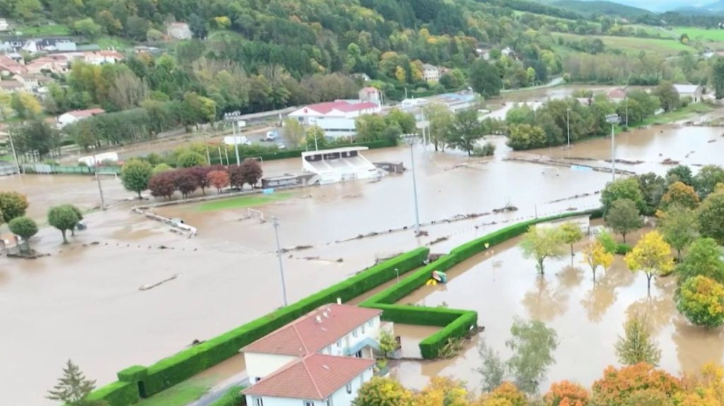 Inondations en Haute-Loire : plusieurs communes touchées
Différentes communes de Haute-Loire ont été inondées, jeudi 17 octobre, alors que le département était placé en vigilance rouge pour crues.