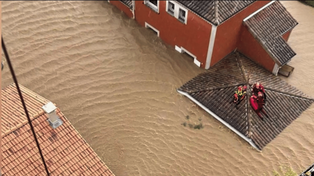 Crues et inondations : à Limony, les sinistrés ont vu leur vie basculer
Les inondations ont touché de plein fouet certaines communes comme celle de Limony en Ardèche. Plusieurs habitants ont dû être hélitreuillés pour échapper aux crues.