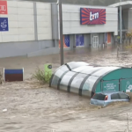 Inondations dans la Loire et le Rhône : les villes de Rive-de-Gier et de Givors envahies par les eaux
Les communes de Rive-de-Gier, dans la Loire, et de Givors, dans le Rhône, ont été frappées par d'importantes inondations, jeudi 17 octobre. Il a notamment plu pendant 36 heures de suite à Rive-de-Gier, provoquant une crue de la rivière Gier.
