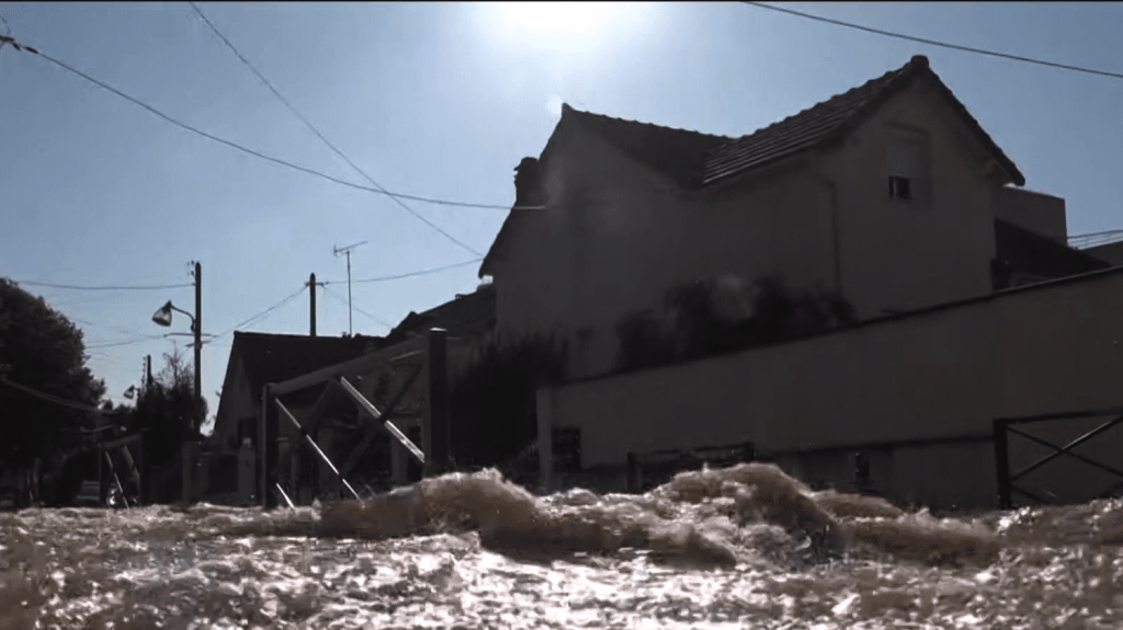 Dépression Kirk : le bilan des dégâts en Eure-et-Loir
Les pluies provoquées par la dépression Kirk ont entraîné des inondations impressionnantes dans certains départements. C'est le cas de l'Eure-et-Loir particulièrement touché par les crues.