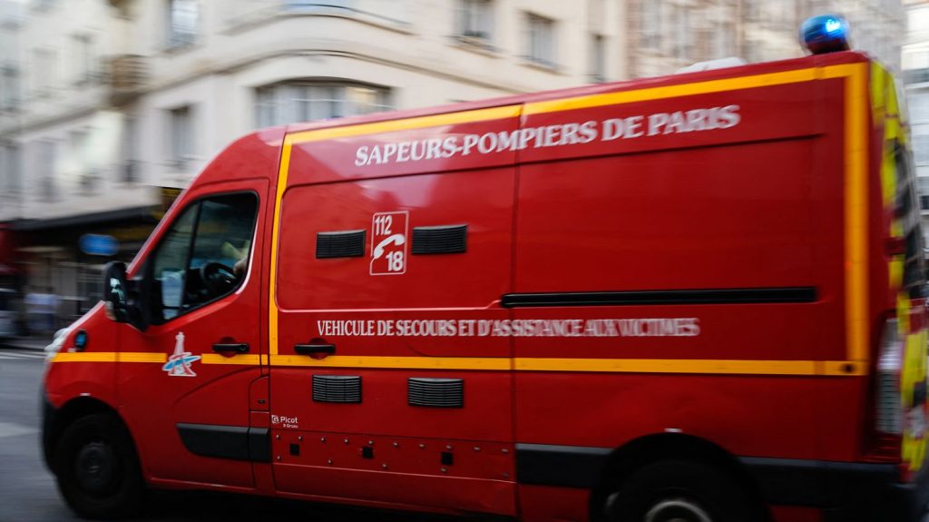 A Paris, un homme meurt après la chute d'un arbre, deux enfants en urgence relative
Les circonstances du drame restent encore à établir, alors que des intempéries sont en cours dans la capitale.