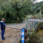 Intempéries : plus de 500 personnes bloquées au Muy dans le Var après l'effondrement d'un pont
La seule route qui mène au domaine privé concerné emprunte un pont qui s'est cassé en deux.