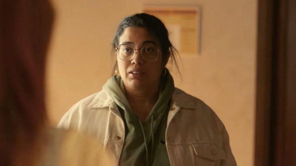 Melha Bedia dans "Miskina, la pauvre", saison 2 : "Je suis la Bridget Jones orientale"
Inspirée de la série américaine "Ramy", "Miskina, la pauvre" suit une jeune maghrébine dans son quotidien, sa famille, ses amours et sa relation complexe à la religion. Dans la deuxième saison, son auteur et comédienne Melha Bedia ajoute les codes de la comédie romantique en s'inspirant notamment du "Journal de Bridget Jones".