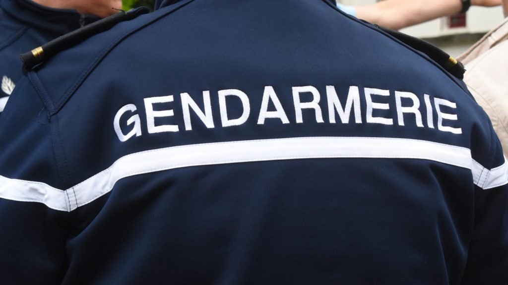 Un homme en garde à vue, soupçonné d'avoir poignardé à mort un quinquagénaire à Puget-Ville dans le Var
Un père de famille de 51 ans a été poignardé à mort samedi matin en pleine rue à Puget-Ville.