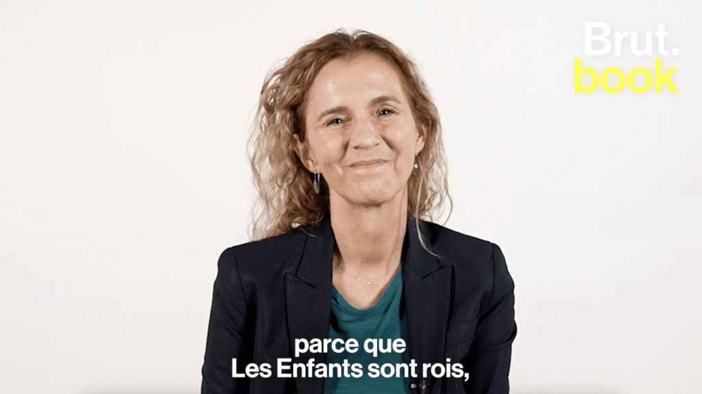 :
Vidéo
Delphine de Vigan présente son nouveau livre "Les Figurants"
"Je raconte ce travers de l'époque qui consiste à vouloir absolument être vu. Exister aujourd'hui, c'est se rendre visible." Delphine de Vigan présente son nouveau livre "Les Figurants".