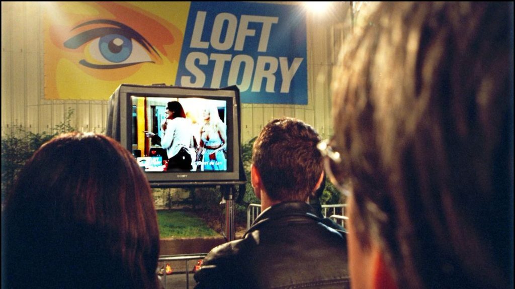 "Loft Story", de la piscine à la platine
Alors qu'une série explore l'histoire de la première émission de téléréalité française, explorons comment la chanson l'a évoquée.