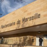 Un prisonnier des Baumettes est mort, égorgé par son codétenu à Marseille
L'agresseur a brisé un bol en porcelaine et porté un coup de tesson au niveau de la gorge de la victime, mercredi soir.