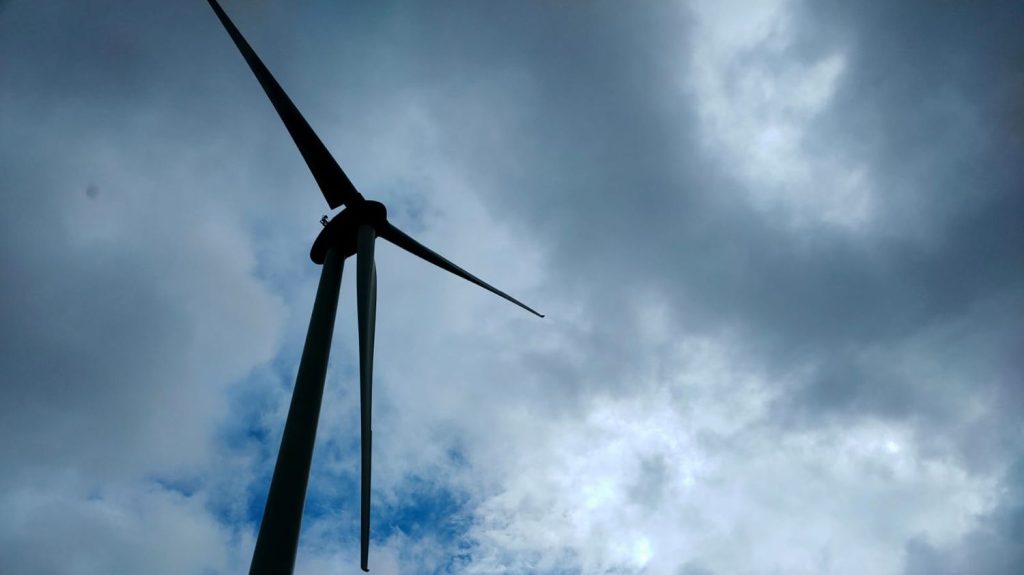 Une association dépose un recours contre le projet de parc éolien à Luzay dans les Deux-Sèvres
Les opposants ne veulent pas des 6 éoliennes de 180 mètres de haut qui doivent s'installer près de chez eux.