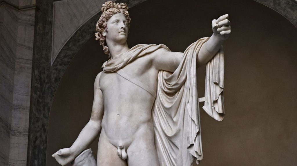 Les musées du Vatican dévoilent l'"Apollon du Belvédère" restauré
Grâce au travail collectif d'experts et d'ingénieurs et à l'introduction d'une tige en fibre de carbone fixée à l'arrière du socle, la restauration a permis de stabiliser la statue. Elle a été présentée mardi au public sous les applaudissements au musée Pio-Clementino qui fait partie des musées du Vatican.