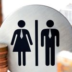 Salaires : l’écart de rémunération entre femmes et hommes persiste chez les cadres, selon une étude
La dernière enquête que publie l’Association pour l’emploi des cadres (Apec) montre que la parité a vraiment du mal à s’installer. La différence de salaires est de 2% chez les moins de 35 ans et atteint 21% chez les 55 ans et plus.