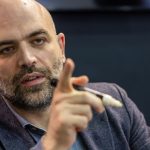 Polémique en ouverture du Salon du livre de Francfort : l'écrivain Roberto Saviano persona non grata pour avoir diffamé la Première ministre d'extrême droite italienne
L'Italie est le pays invité d'honneur de la 76e édition du Salon du livre de Francfort, événement incontournable du secteur.