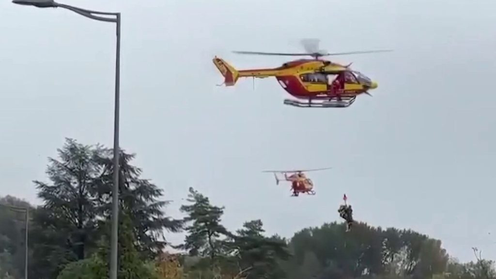 Intempéries : l’immense travail des secours à Limony
À Limony (Ardèche), les habitants ont fait face à des inondations d’une rare intensité. Le travail des secours a été primordial lors de la montée des eaux.