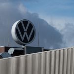 Le constructeur automobile Volkswagen prévoit des dizaines de milliers de suppressions d'emplois en Allemagne
La présidente du comité d'entreprise du groupe s'inquiète d'une "saignée", alors que l'économie allemande ne va pas très bien.