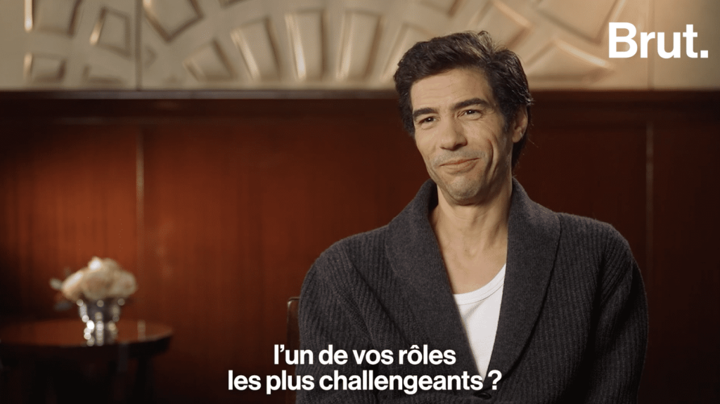:
Vidéo
Comment Tahar Rahim est devenu Charles Aznavour
6 à 8 heures de chant et 4 heures de piano par semaine, 3 à 4 heures de maquillage tous les jours. C'est la routine qu'a du suivre Tahar Rahim pour se transformer en Charles Aznavour. L'acteur raconte comment il s'est préparé pour endosser ce rôle dans le film "Monsieur Aznavour" de Mehdi Idir et Grand Corps Malade.