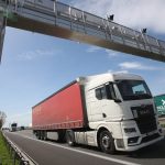 Fiscalité : opération escargot, inquiétude... la taxe poids lourds sème la discorde en Alsace
Mieux vaut éviter les autoroutes alsaciennes lundi, une opération escargot est programmée entre Mulhouse et Strasbourg pour protester contre une taxe poids lourds qui doit voir le jour en 2027.