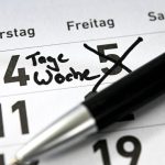Meilleure productivité, salariés "plus concentrés", temps de sommeil... Ce que révèle le test de la semaine de quatre jours en Allemagne
Sur 45 entreprises qui ont essayé pendant six mois une nouvelle organisation du travail basée sur quatre jours au lieu de cinq, près des trois-quarts ont décidé de l’adopter.