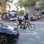 Après plusieurs reports, la mairie de Paris instaure une zone à trafic limité dans l'hypercentre le 4 novembre
La zone de 5,5 km2 sera fermée au trafic de transit. Le périmètre a été réduit plusieurs fois lors des négociations entre la mairie et la préfecture de Police.