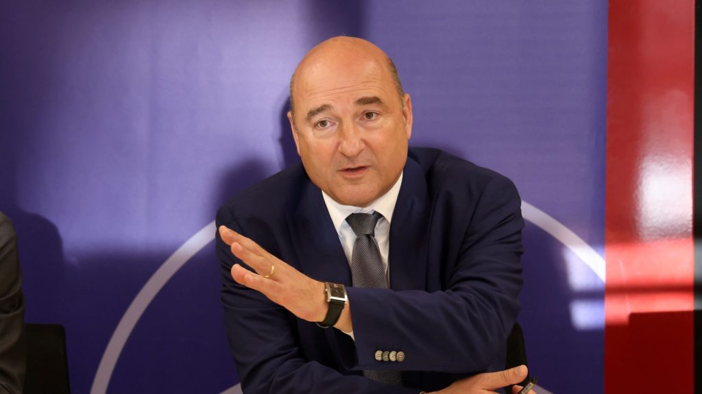 Blanchiment de trafic de stupéfiants : 15 interpellations et près de 1,2 million d'euros saisis, annonce le procureur de Marseille
L'enquête, entreprise par le parquet de Marseille, a conduit à des arrestations jusqu'en région parisienne en début de semaine.