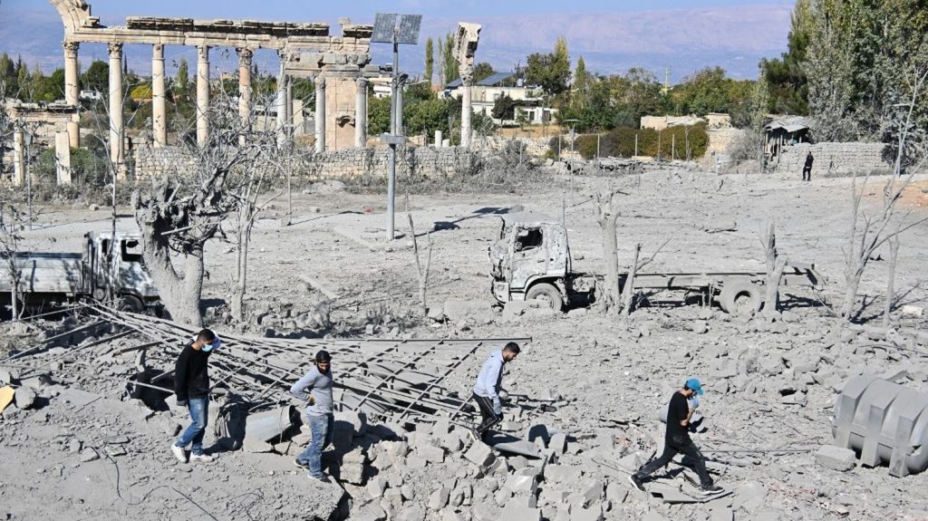 Liban : l'Unesco place sous "protection renforcée provisoire" 34 sites culturels
Les sites concernés bénéficient désormais "du plus haut niveau d'immunité contre les attaques et les utilisations à des fins militaires", selon un communiqué de l'agence onusienne.