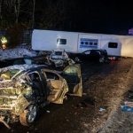 Neige en France : une trentaine de blessés, dont cinq graves, après un carambolage sur l'A6b
L'accident a eu dans le sens Paris-Province, jeudi dans la soirée : un car, quatre voitures et une moto ont été impliqués. Le pronostic vital du motard est engagé. Quatre autres personnes sont en "urgence absolue".