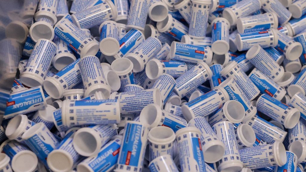 Production de médicaments en France : que contient l'accord entre l’État et les laboratoires UPSA ?
Le gouvernement ne veut plus d’une nouvelle polémique comme celle qui a récemment éclaté avec le Doliprane. L’État vient de signer un accord avec le laboratoire UPSA, concurrent de Sanofi