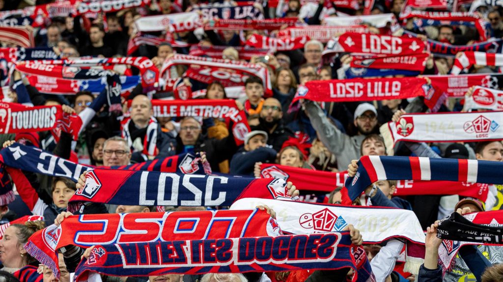 Ligue des champions : des supporters de Lille agressés mardi soir à Bologne, deux personnes ont été hospitalisées selon le Losc
A la veille de la rencontre de Ligue des champions entre le club de Bologne et celui de Lille, un groupe de supporters lillois a été agressé dans la ville italienne, mardi soir.