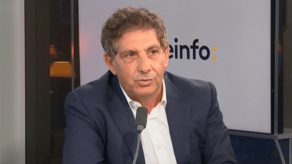 Budget 2025 et aides aux entreprises : "On rapporte beaucoup plus d'argent qu'on n'en coûte", assure le président de Domia Group
Face à des finances publiques détériorées, le président de Domia Group (Shiva, Acadomia...), spécialisé dans le service à la personne, rappelle que les aides aux entreprises permettent des tarifs qui évitent le travail au noir.