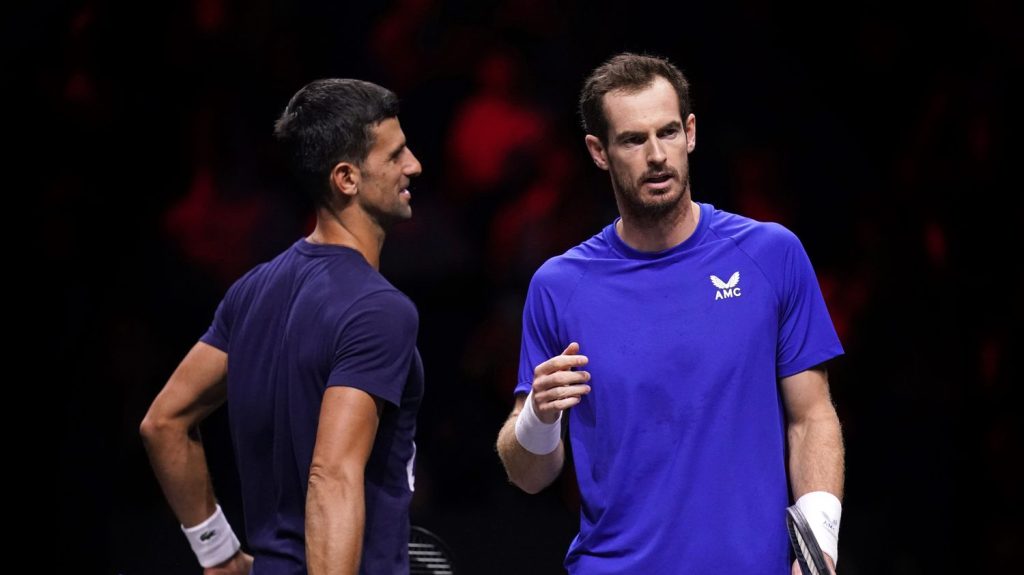 Tennis : Novak Djokovic va être entraîné par Andy Murray la saison prochaine
L'Ecossais, tout juste retraité, va accompagner le Serbe sur le circuit à partir de la saison prochaine.