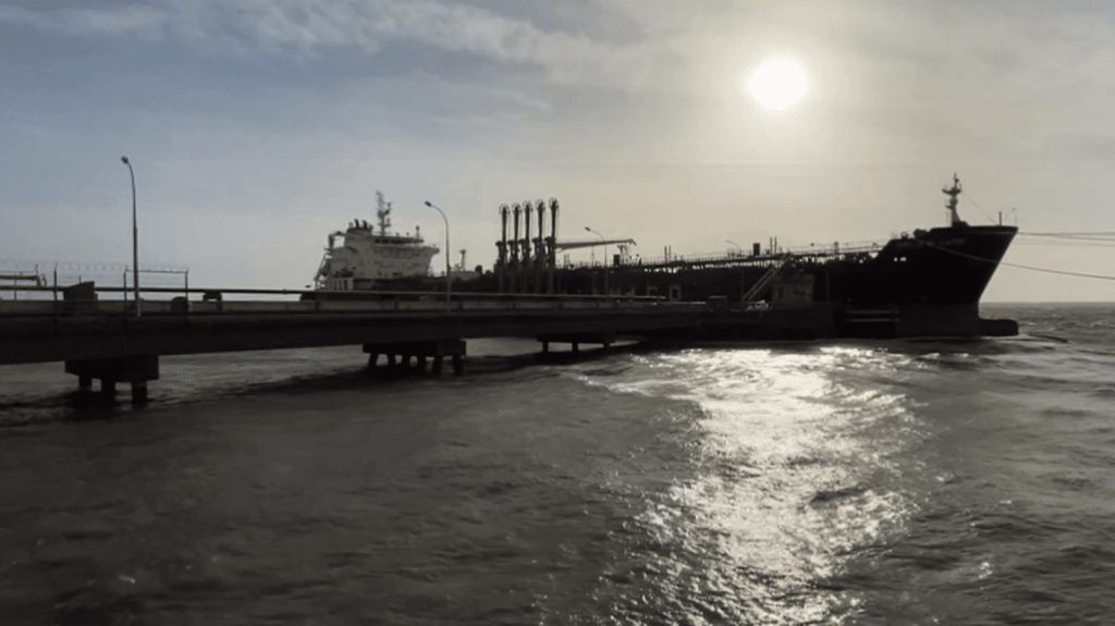 24 heures en France : un déminage à Annecy, un sauvetage entre voisins et une fuite de pétrole
Dimanche 24 novembre, le 20 Heures revient sur 24 heures d’actualité en France et en images.