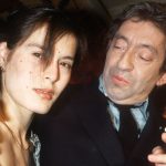 Bambou sort du silence dans une touchante autobiographie : "Pas à pas dans la nuit"
Tous les jours, une personnalité s'invite dans le monde d'Élodie Suigo. Jeudi 7 novembre 2024 : la chanteuse et dernière compagne de Serge Gainsbourg, Bambou. Après des années de silence, elle publie son autobiographie "Pas à pas dans la nuit" aux éditions XO.