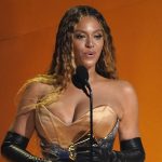 Grammy Awards : Beyoncé est en tête des nominations avec 11 catégories grâce à son album "Cowboy Carter"
La cérémonie des 67e Grammy Awards aura lieu dimanche 2 février 2025 à Los Angeles (Etats-Unis); Beyoncé y sera en compétition avec une autre vedette, Taylor Swift, notamment dans la catégorie du meilleur album.
