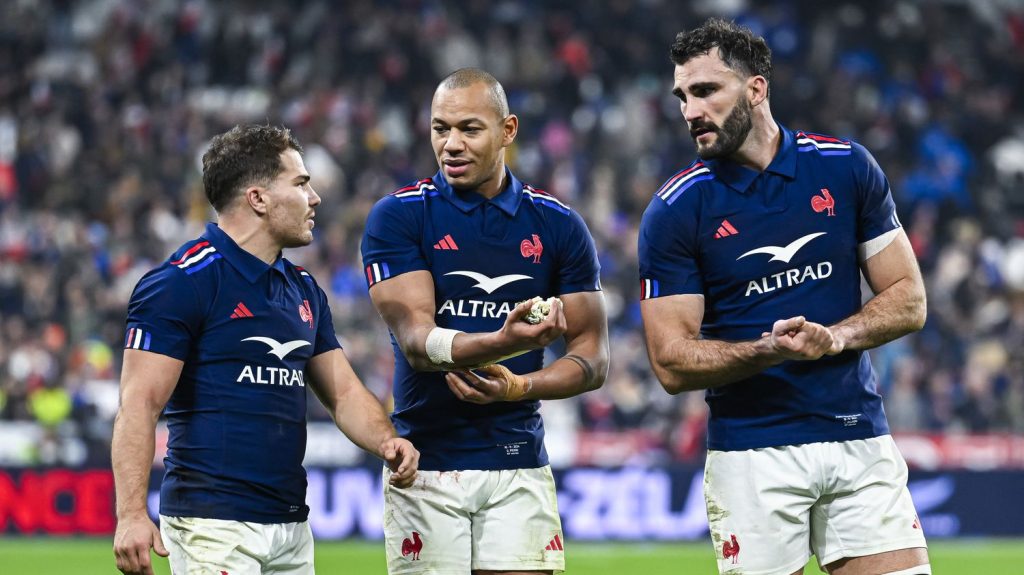 Rugby : sans-faute, réservoir énorme, défense retrouvée... Quel bilan tirer de la tournée d'automne du XV de France ?
Avec trois victoires en trois matchs, dont une contre la Nouvelle-Zélande, le XV de France a réussi sa fin d'année, et a pu mettre en place de nouvelles choses en vue du Tournoi des six nations, qui débutera le 31 janvier prochain.