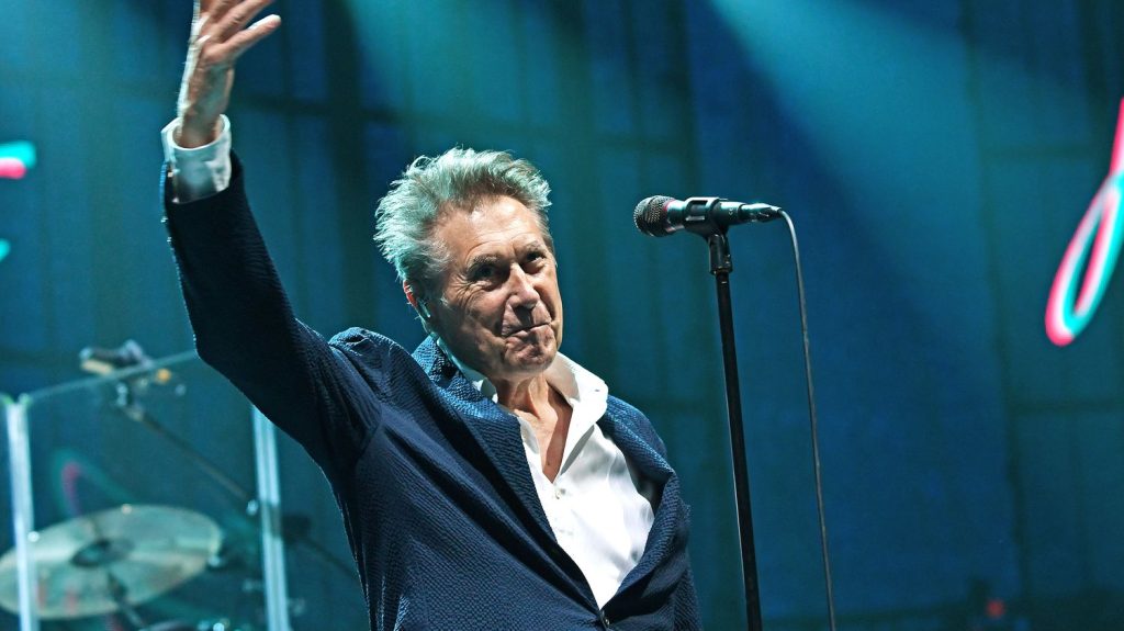 "Ma carrière solo a un peu commencé comme un accident" : Bryan Ferry remonte le temps avec "Retrospective : Selected Recordings 1973-2023"
Tous les jours, une personnalité s'invite dans le monde d'Élodie Suigo. Lundi 25 novembre 2024 : l’auteur, compositeur, interprète et musicien britannique Bryan Ferry. Le fondateur du groupe Roxy Music sort un coffret de cinq CD qui retrace sa carrière solo.
