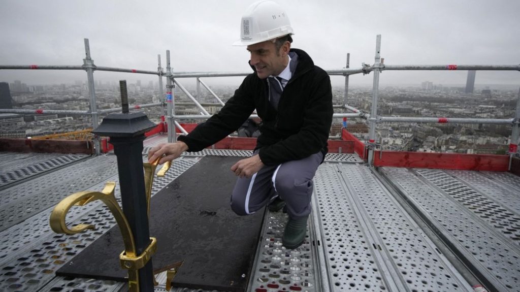 Discours d'Emmanuel Macron, première messe, ouverture au public... Découvrez le calendrier de la réouverture de Notre-Dame de Paris
Pour célébrer avec faste la fin de cinq ans de travaux, trois temps forts sont programmés entre fin novembre et début décembre.
