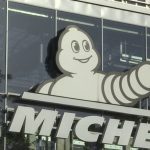 Fermeture de deux usines Michelin : les salariés sont sous le choc
Le groupe Michelin a annoncé la fermeture de deux de ses usines, mardi 5 novembre. Sont concernés les sites de Cholet, dans le Maine-et-Loire, et de Vannes, dans le Morbihan.