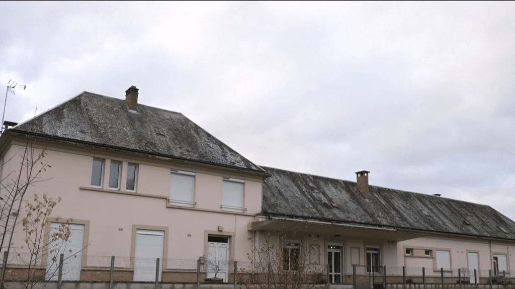 L'enfer des communes dépourvues de transports en commun
Dans la commune d'Esternay aucun moyens de transport en commun n'est mis à disposition des habitants. Pour pallier à ce problème qui touche près d'un tiers des communes, les habitants se mobilisent pour trouver des solutions.