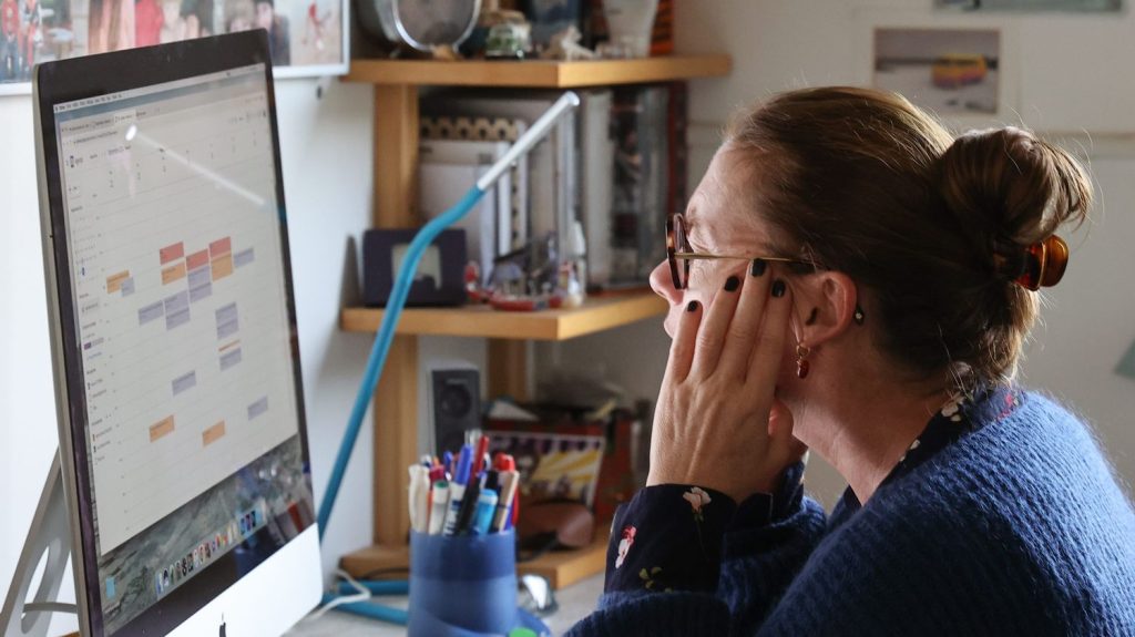 Comment les avocats conseillent-ils les entreprises sur le télétravail ?
Les avocats jouent un rôle important auprès des employeurs sur le sujet du télétravail. Experts en contentieux présents et à venir, ils alertent régulièrement leurs clients sur les chausse-trappes à éviter.