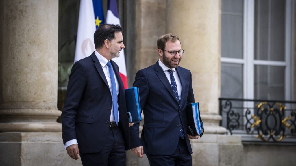 Quatre questions sur les cotisations patronales sur les bas salaires, que le gouvernement pourrait augmenter moins fortement que prévu
Le gouvernement veut revenir, en partie, sur les aides dont bénéficient les entreprises qui emploient des personnes avec un bas salaire.
