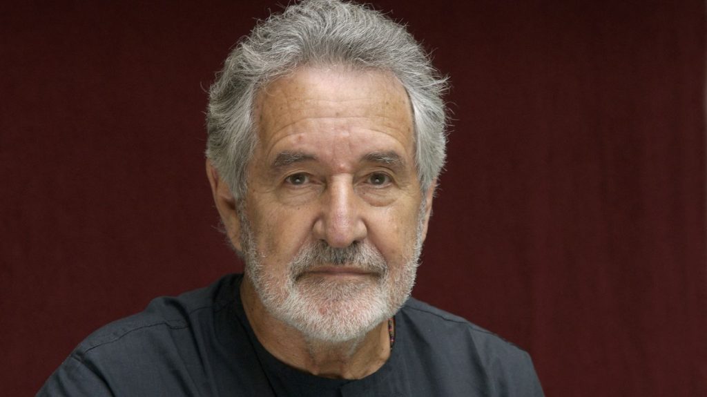 Le peintre et poète sud-africain Breyten Breytenbach est mort
Au cours de sa vie il avait notamment été condamné à neuf ans de prison pour son opposition à l'apartheid.