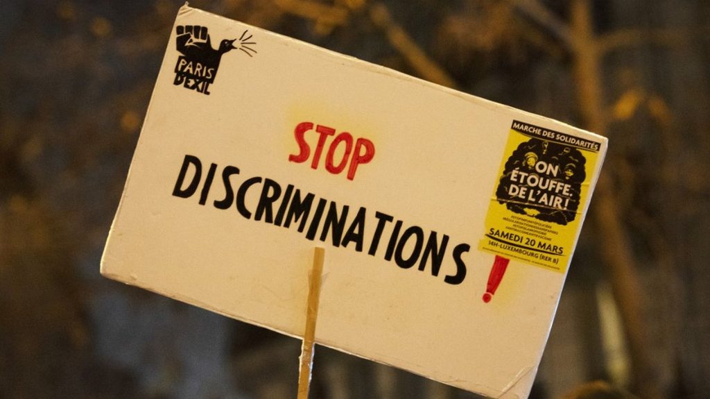 Le sentiment de discrimination persiste voire augmente à la deuxième génération d'immigrés, d'après l'Insee
L'Institut national de la statistique et des études économiques a publié jeudi le portrait social de la France en 2024.