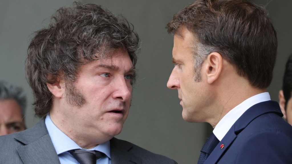 Economie, Mercosur, COP29... Entre Emmanuel Macron et Javier Milei, l'entente improbable
Emmanuel Macron a entamé samedi son plus long voyage depuis 2017, une tournée en Amérique du Sud qu’il a entamée par l’Argentine, où il a été accueilli froidement par le président Javier Milei.
