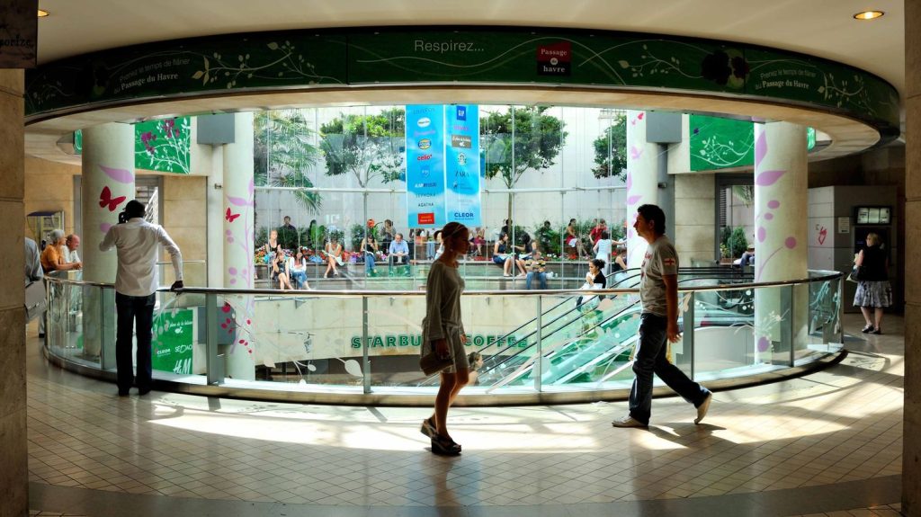 Un enfant gravement blessé après une chute d'un escalator dans un centre commercial à Paris
L'enfant de 11 ans était en train de reproduire une vidéo du réseau social TikTok lorsqu'il a chuté.