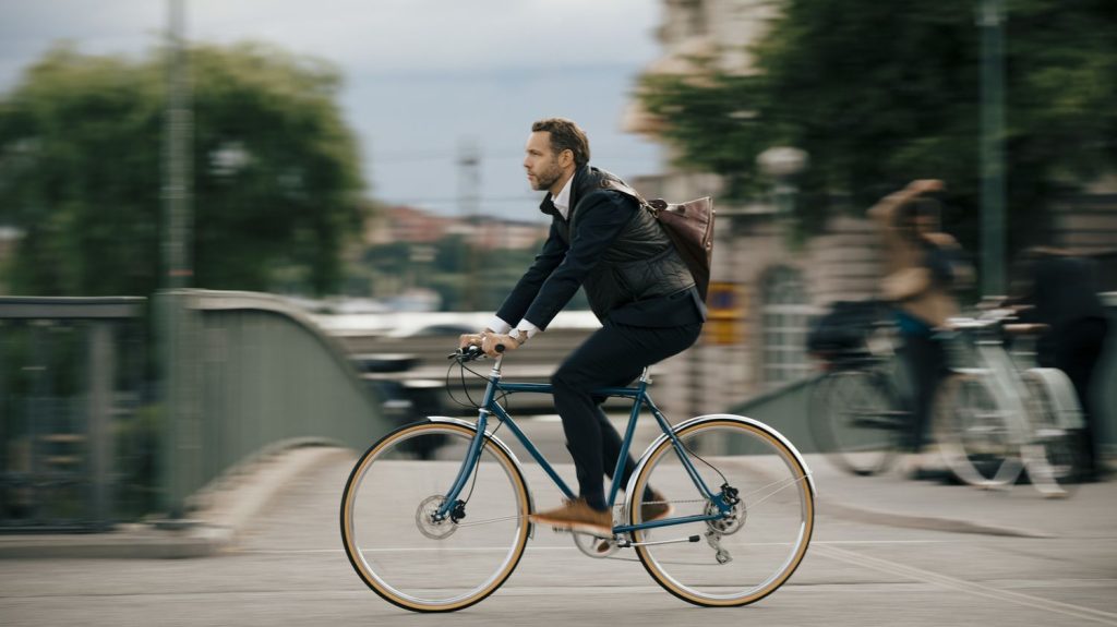 Le label "Employeur pro-vélo" fait des émules
Les entreprises privées et publiques qui font la promotion active du vélo pour aller au boulot sont en nette augmentation cette année, d’après la Fédération française des usagers de la bicyclette.