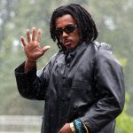 "Défilé" des Bleus à Clairefontaine : "Les équipementiers encouragent presque les footballeurs à se rapprocher des maisons de haute couture", confie un agent
L'équipe de France va débuter son rassemblement pour la Ligue des nations avec un "rituel" : l'arrivée au château de Clairefontaine avec des tenues haute couture, loin de passer inaperçues. Décryptage.
