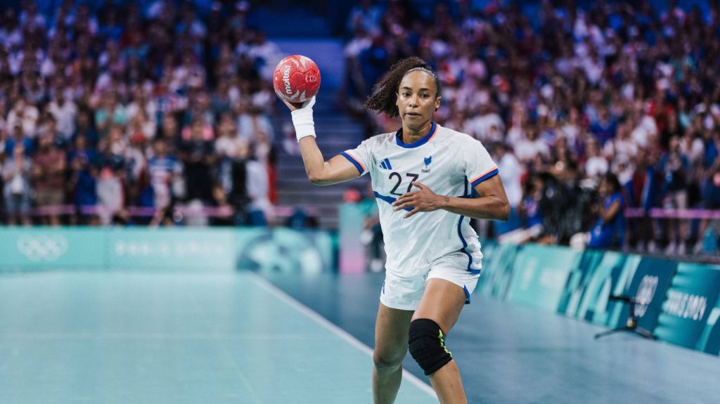 Euro de handball 2024 : nouveau format, nouvelles têtes chez les Bleues... Ce qu'il faut savoir sur la compétition
Le championnat d'Europe de handball féminin débute jeudi, co-organisé par la Suisse, la Hongrie et l'Autriche.