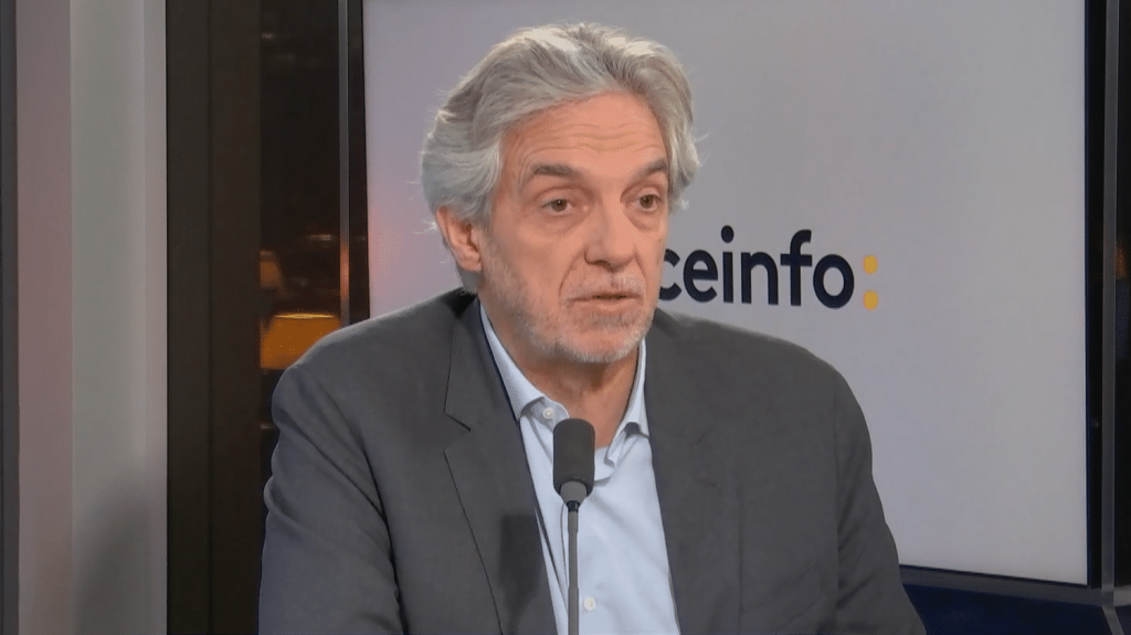 "L'industrie a un avenir par l'innovation" : Alexandre Saubot, président de France Industrie, appelle à investir dans l'attractivité de l'Europe, de la France et dans les métiers
Alors que les difficultés s'accumulent dans le secteur de l'industrie, notamment à cause d'un contexte l'international difficile, il faut que "l'Europe se dote d'une priorité, c'est de produire sur le sol européen", selon Alexandre Saubot.